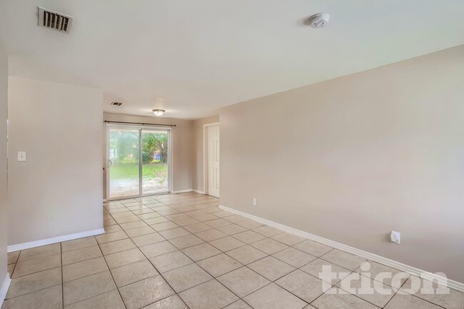 Photo - 5024 S 85th St