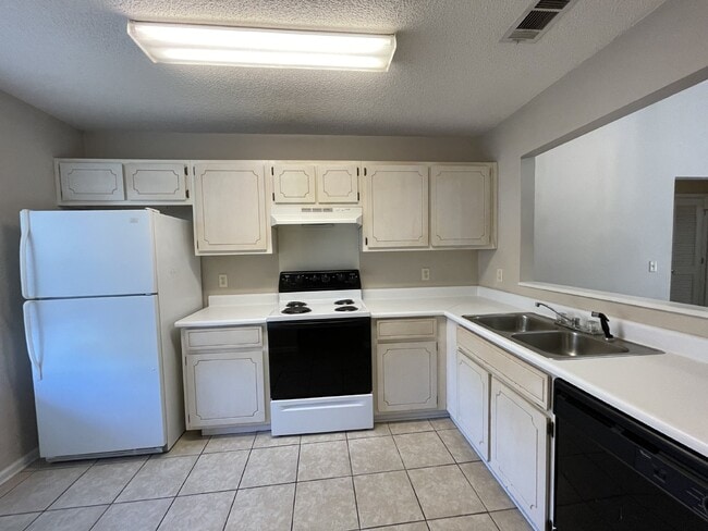 Photo - Apartment For Rent