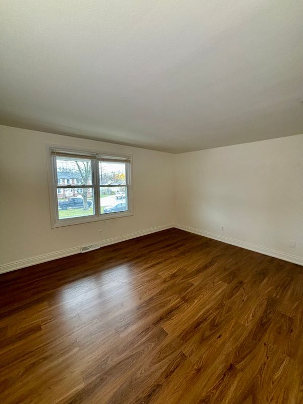 Photo - 50 School St