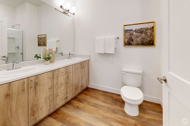 2BR, 2BA - 1,088SF - Bathroom 1