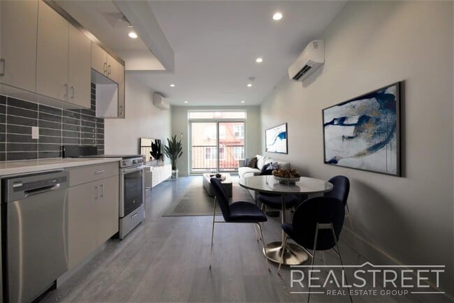 E. 32nd St - E. 32nd St Apartment Unit 4B