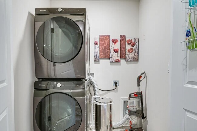 Photo - 33 Apollo Vw Ln