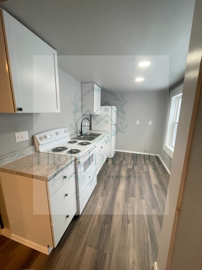 403 Walnut St Unit A