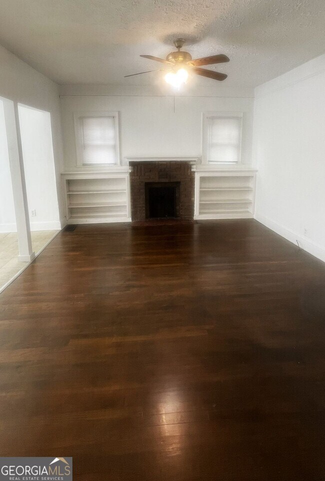 Photo - 770 N Evelyn Pl NW