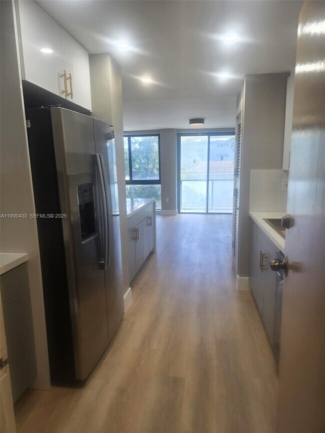 Photo - 9800 W Bay Harbor Dr Unidad 305