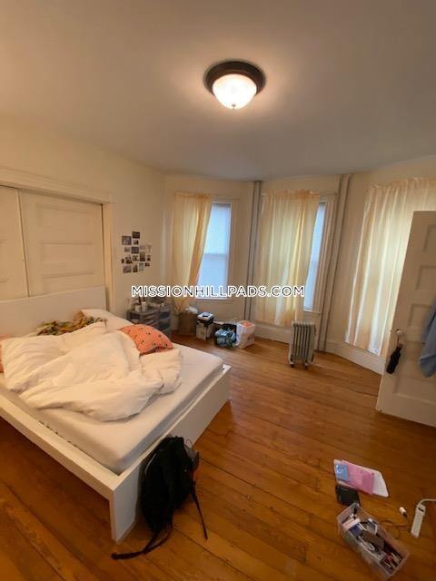 Photo - 121 Calumet St