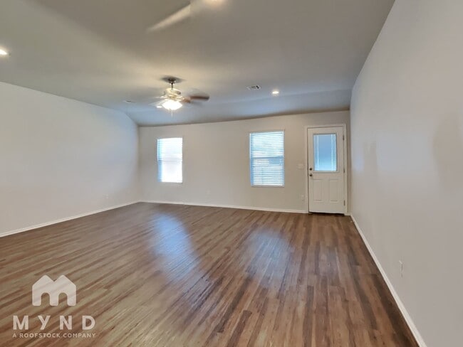 Photo - 1860 Bartlett Dr