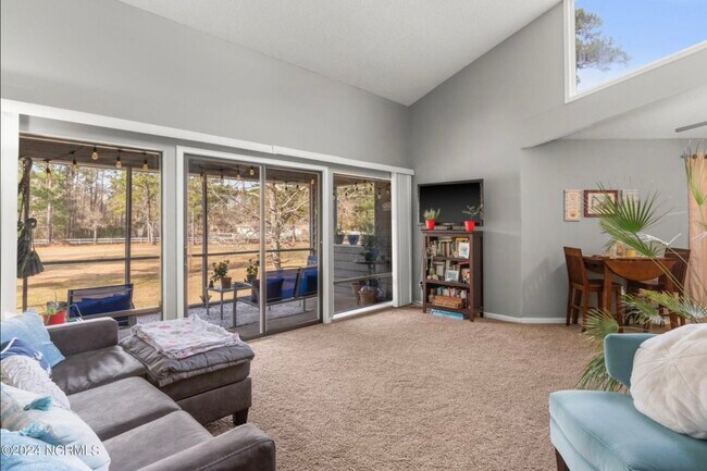 Photo - 728 Azalea Dr Unit 424