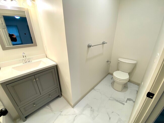 Photo - 2595 Washington St
