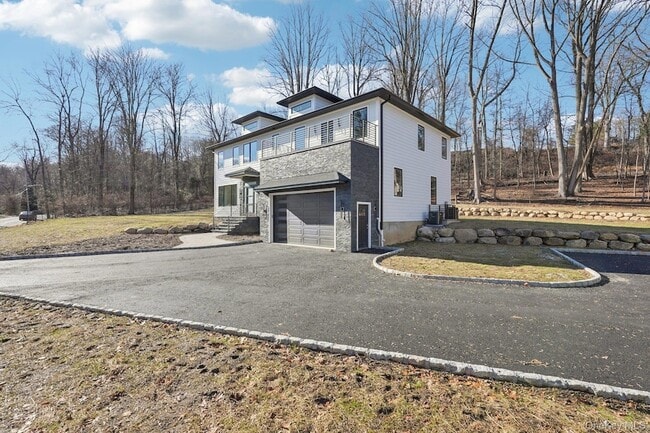 Photo - 400 Phillips Hill Rd