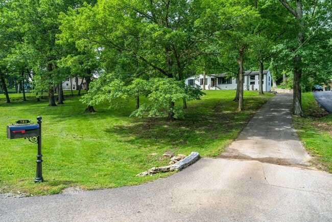 Photo - Amazing 3BE/2BA home in the West Meade & Hillwood Estates area!