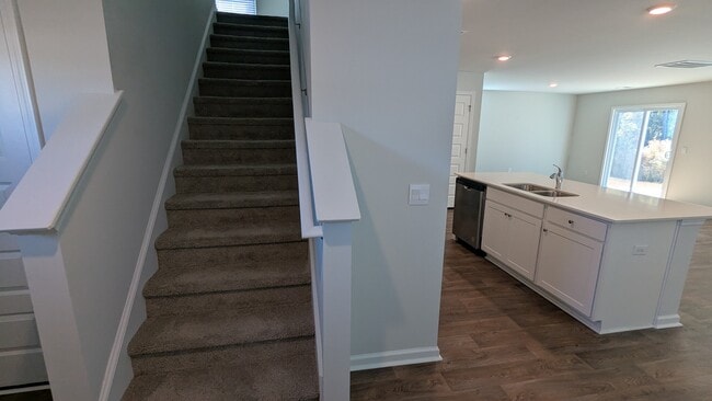 Photo - 140 Ponderosa Lp