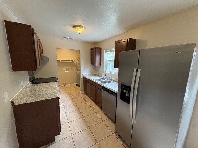 Photo - 3 Bed / 2 Bath Single-Family Home Near Downtown Eustis