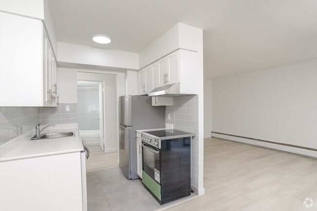 1BR, 1BA - 615SF - 1326 West 13th