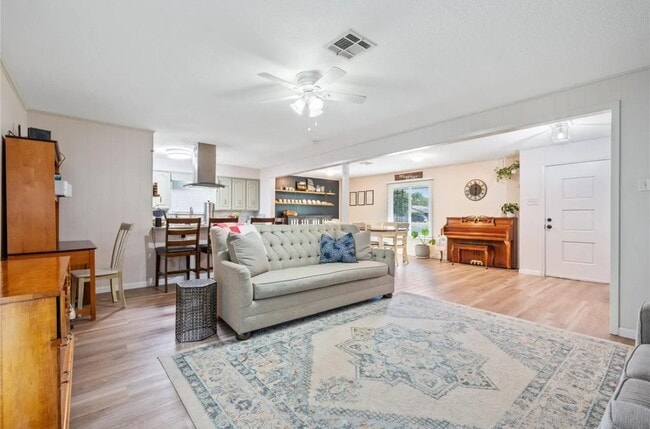 Photo - 281 Weldon Dr