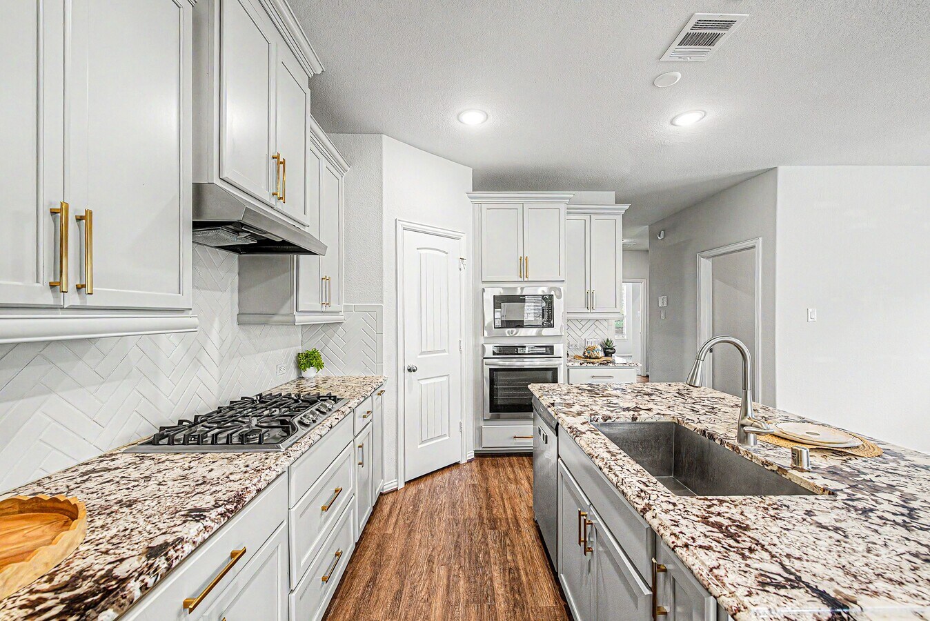 Photo - 209 Cambria Green Ln