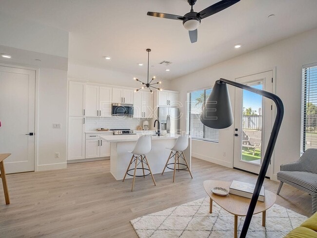 Photo - 775 W Coolidge St Unit 6