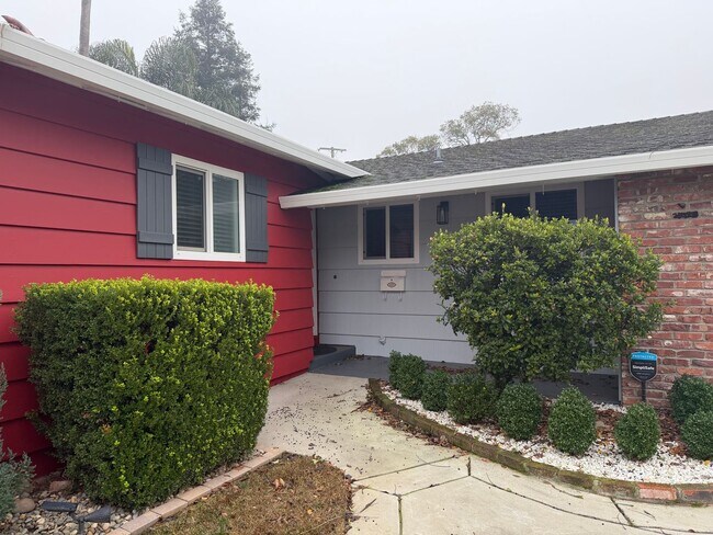 Photo - Adorable 3 bedroom 1.5 bath home garden setting