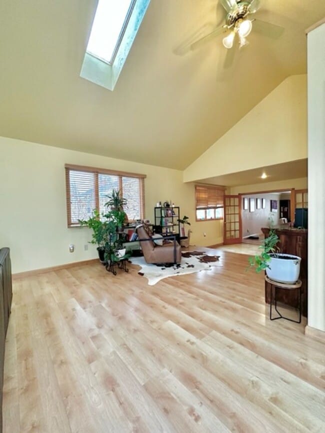 Photo - Beautiful / Spacious 3 Bed 3 Bath Ranch Style Single Family Home!