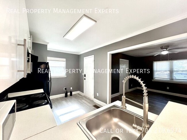 Photo - 2501 Eastway Dr