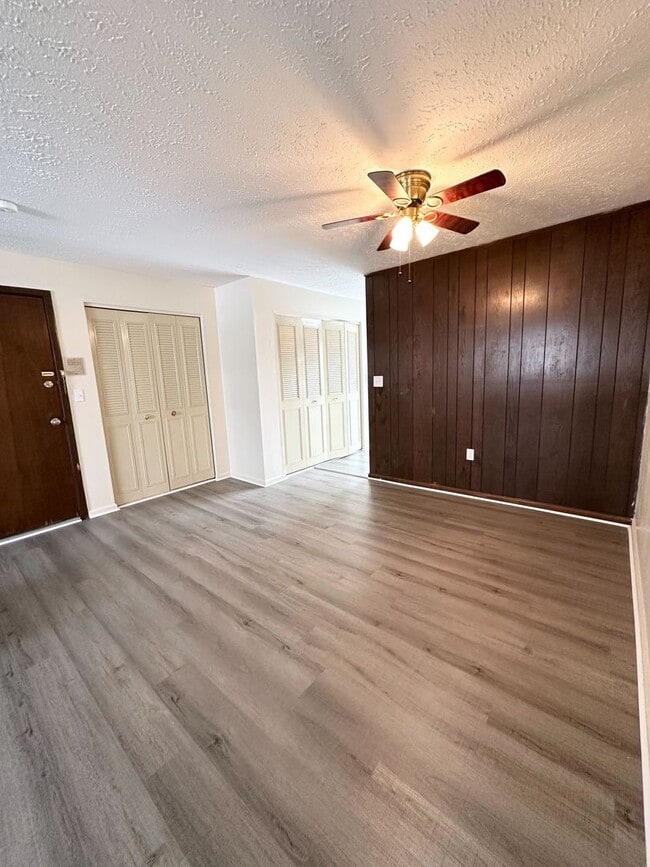 Building Photo - Charming 2-Bedroom Apartment in Beaver, PA – Apply Today! Unit Jefferson Trace 2-11