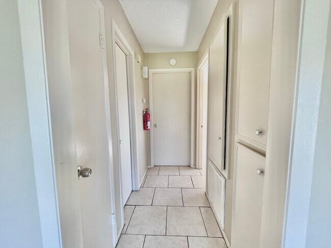 Photo - 3021 Sycamore Ave Unit 10