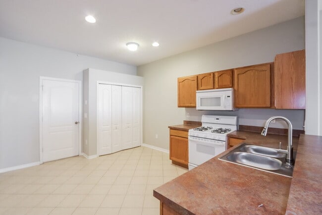 Photo - 31248 Shaker Cir