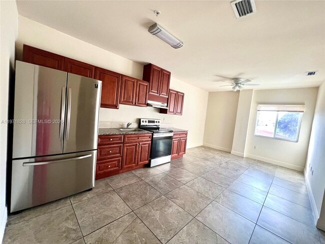 Photo - 1830 NW 1st St Unit 10