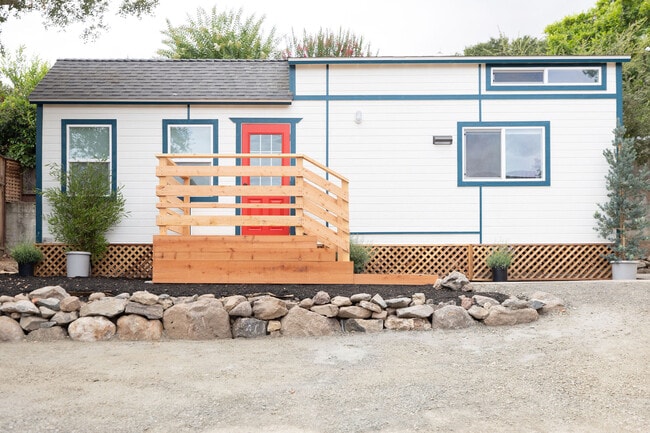 Photo - 526 Sunnyslope Ave