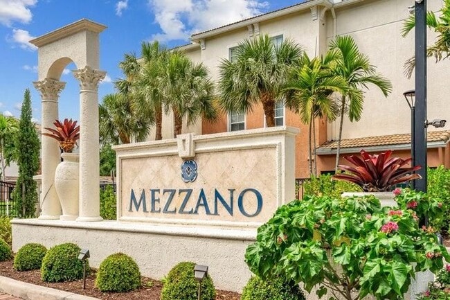 Building Photo - 9825 Baywinds Blvd Rental