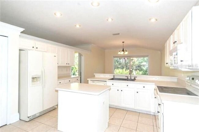 Photo - 295 Fareham Dr