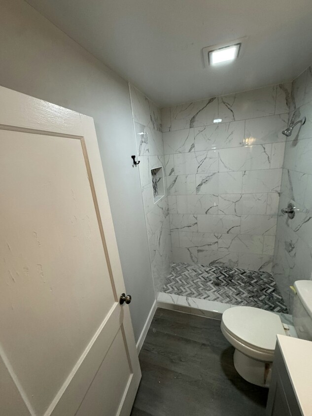 Photo - 1121 E 15th St