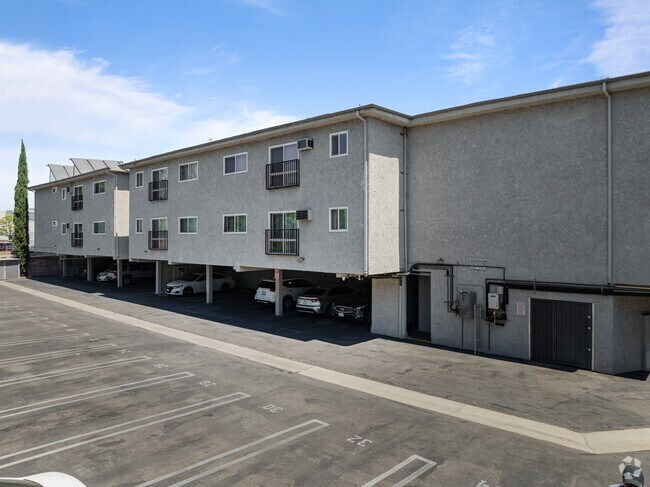 8155 Reseda Blvd