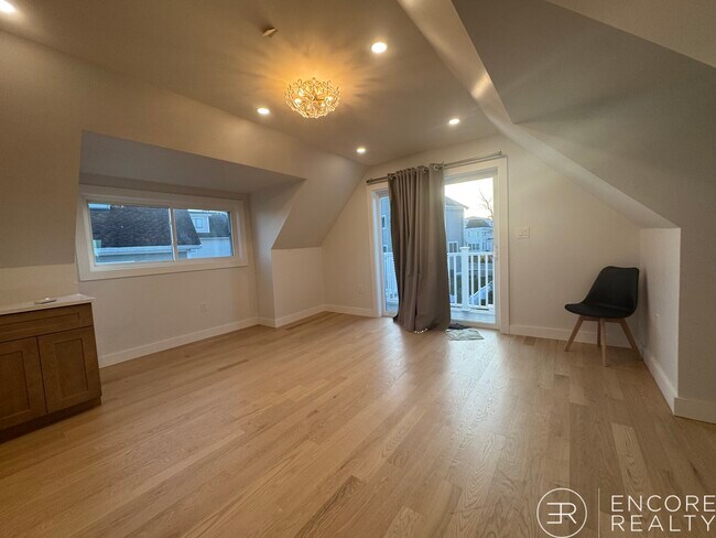 Photo - 12 Sewall Ave Unit 3