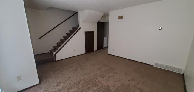 Photo - 906 Hersinger Pl