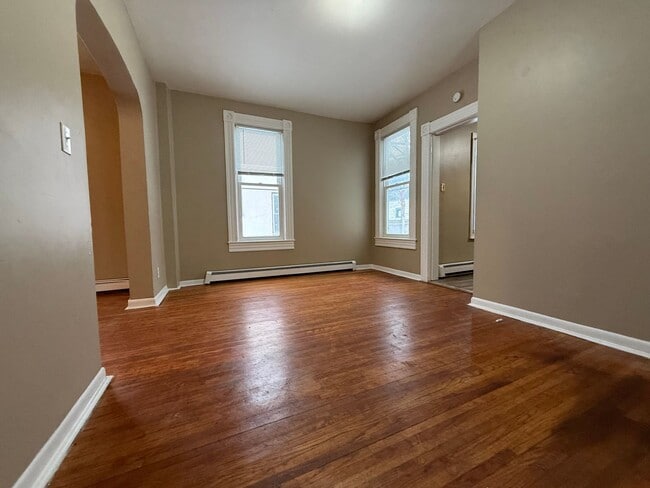 Photo - Available NOW! Stunning Single Family Home in Dayton's Bluff! Move in Specials