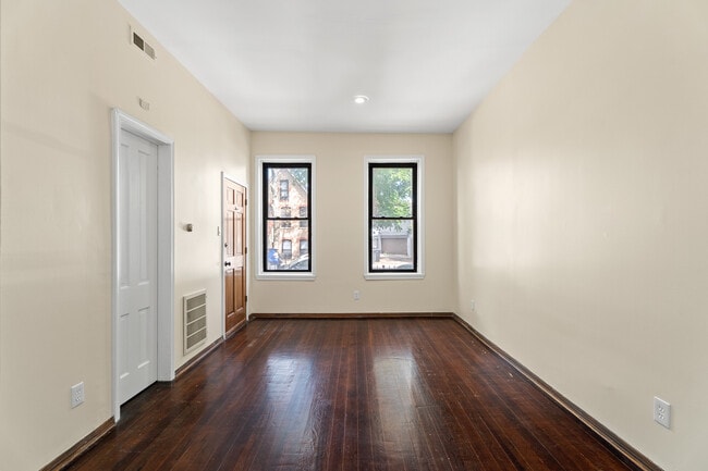 Photo - 1514 N Elk Grove Ave Unit 1F