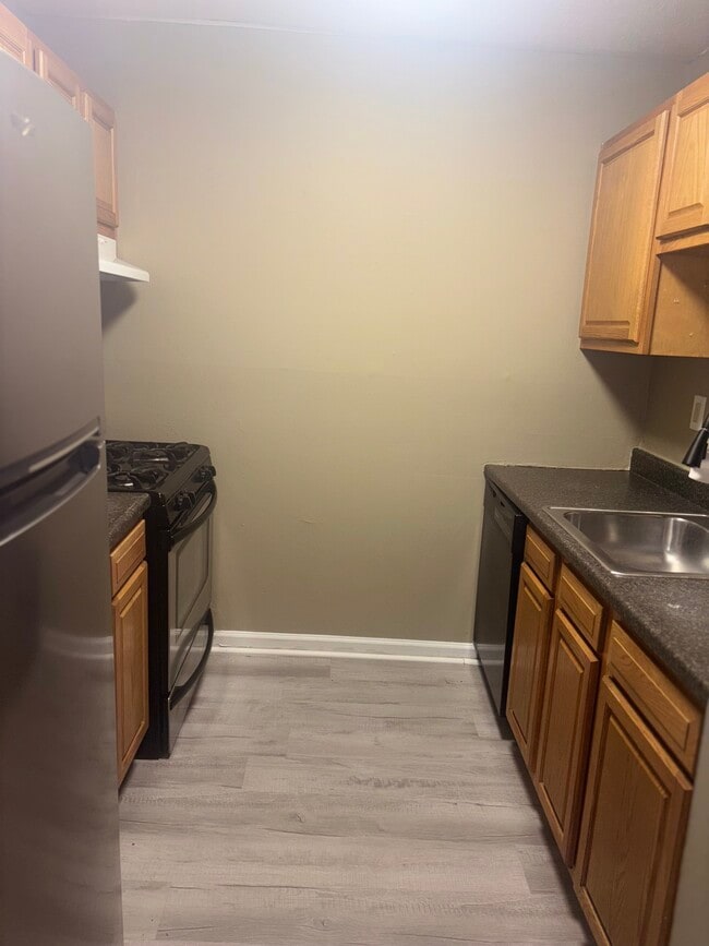 Photo - Summit Apartments