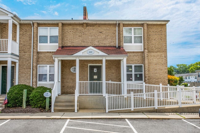 Photo - Admirals Way