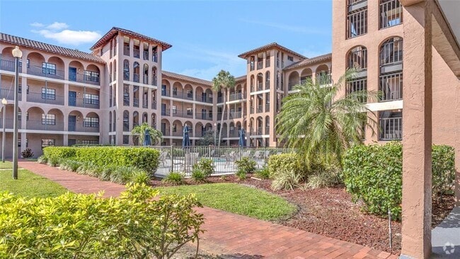 Building Photo - 6100 Gulfport Blvd S Unit 106 Rental