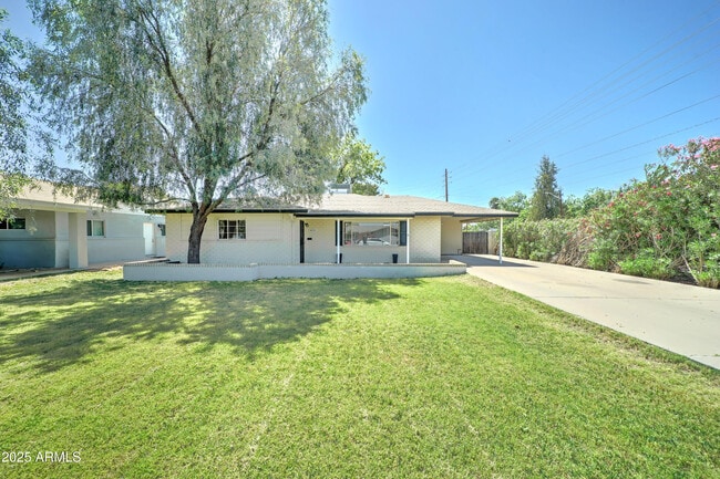 Photo - 4201 E Avalon Dr House
