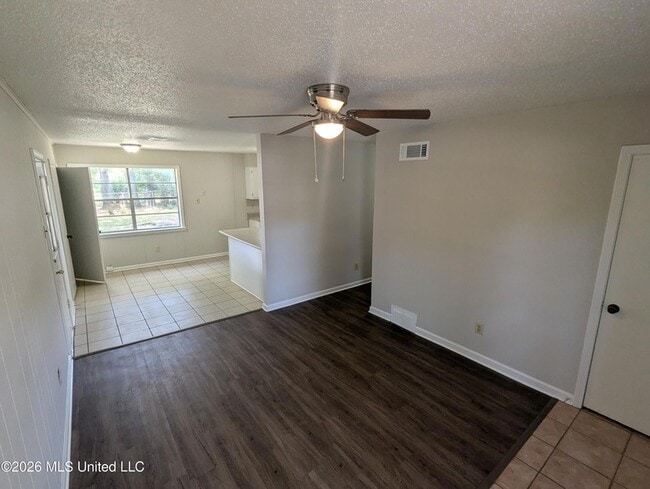 Photo - 6480 Forest Glen Dr