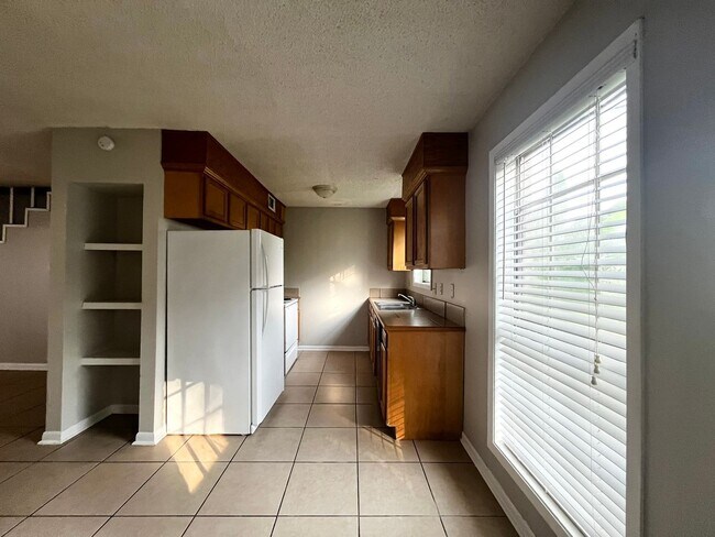 Photo - 211 Al Pearson Dr Unit Apt B