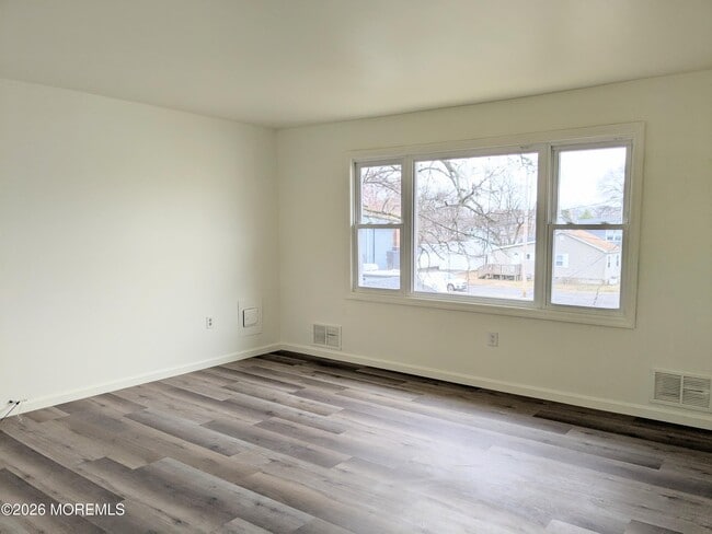 Photo - 77 Leroy Pl