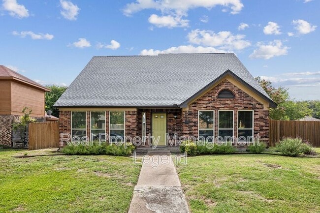 Photo - 817 Sewell Dr