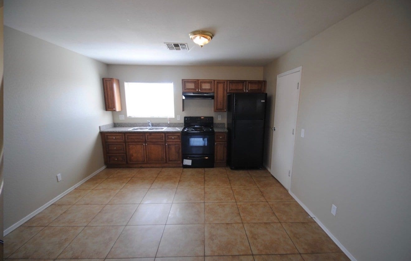 Photo - 6627 S 44th St