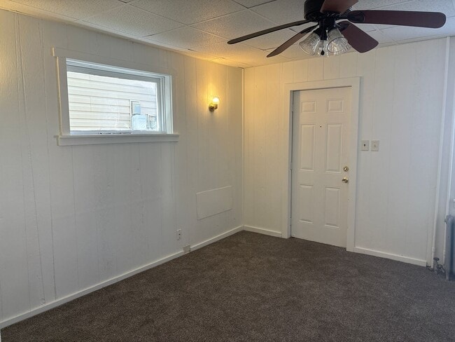 Photo - Spacious 4 Bedroom, 1.5 Bath House With Yard-York City SD