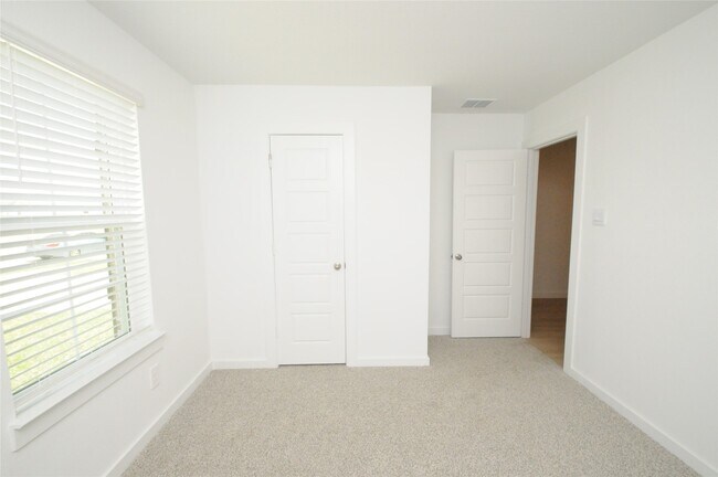 Photo - 1410 Island Grove Dr