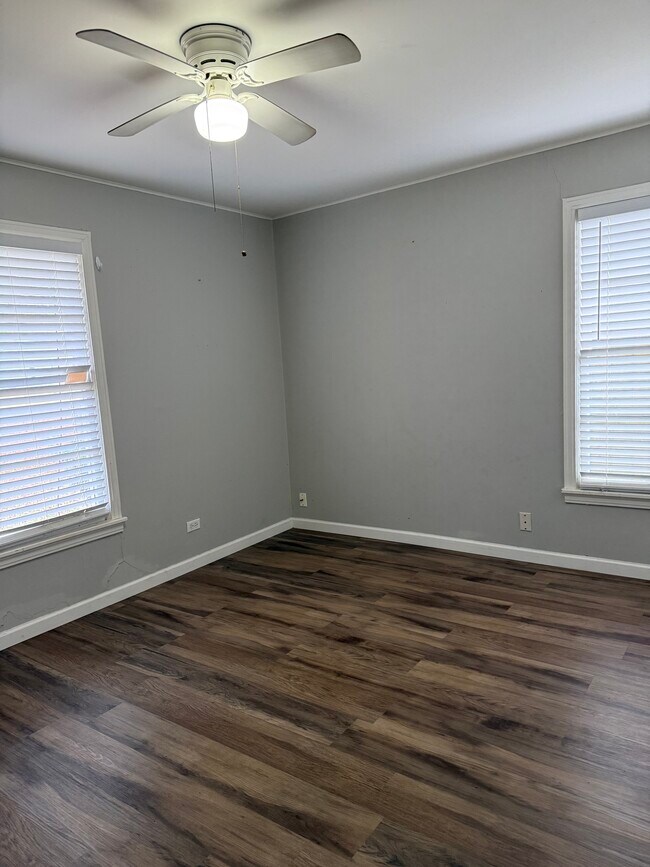 Photo - 609 Victoria St