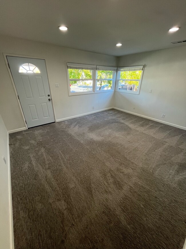 Photo - 2545 Fourth St